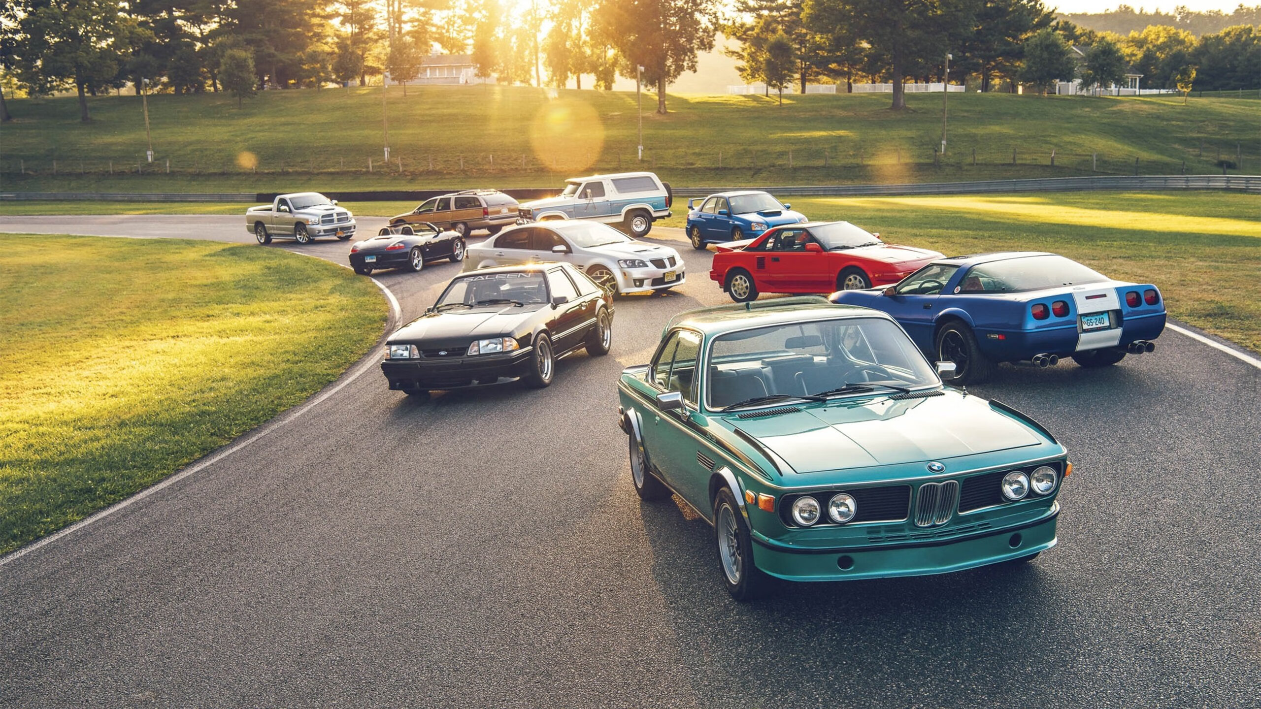 蹦床跳跃大赛,空中舞者的精彩绽放,蹦床跳跃动作